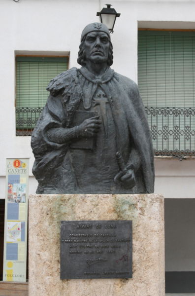 Estatua de D. Álvaro de Luna en Cañete (Cuenca)