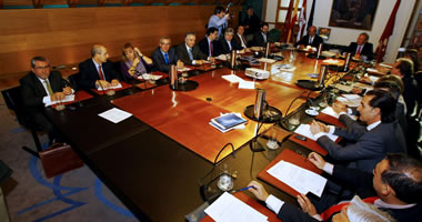 El consejo de administración de Caja España, reunido  en Botines para ratificar la fusión