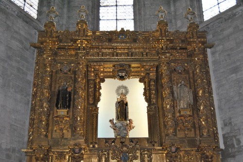 Antiguo retablo mayor de la Catedral, procedente de la iglesia parroquial de Arrabal de Portillo. En la actualiduad en la iglesia del Monasterio de San Benito el Real. 1703