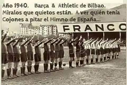 Los equipos de Barcelona y Bilbao con el gesto fascista.